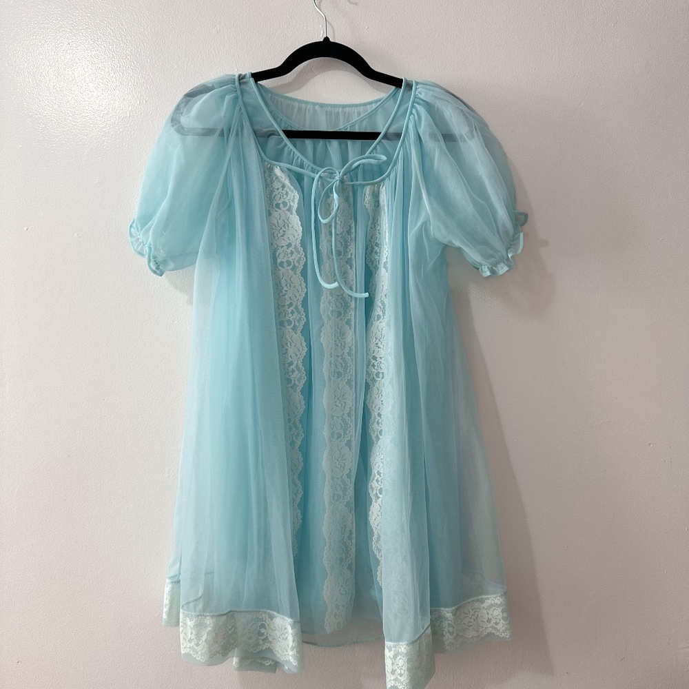Vintage 2-piece Vintage 1960s Baby Blue Double Chiffon Baby Doll Lingerie Nightg